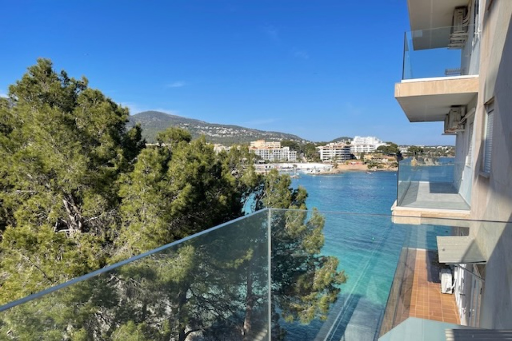 4 Bedrooms Bedrooms, 0 ,2 BathroomsBathrooms,Apartment,For Sale,0,1026