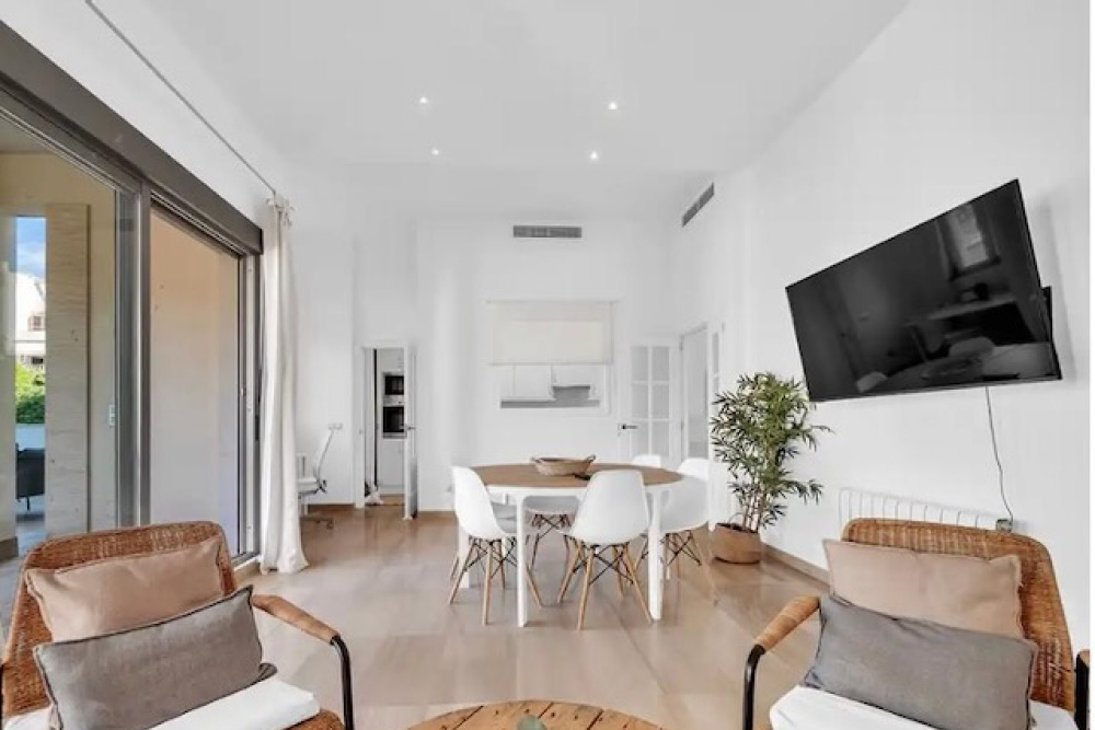 3 Bedrooms Bedrooms, 0 ,2 BathroomsBathrooms,Apartment,For Rent,0,1035