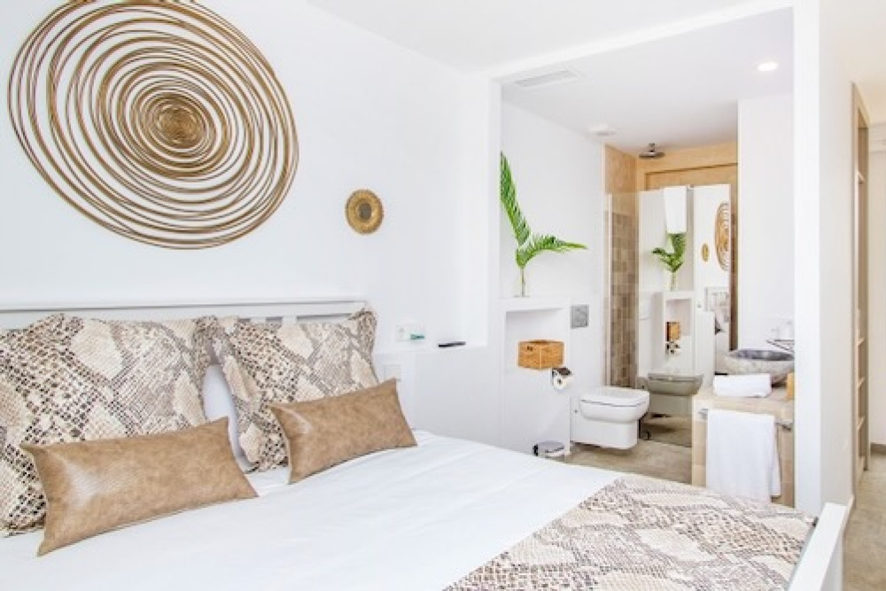 12 Bedrooms Bedrooms, 0 ,13 BathroomsBathrooms,Villa,For Rent,0,1049